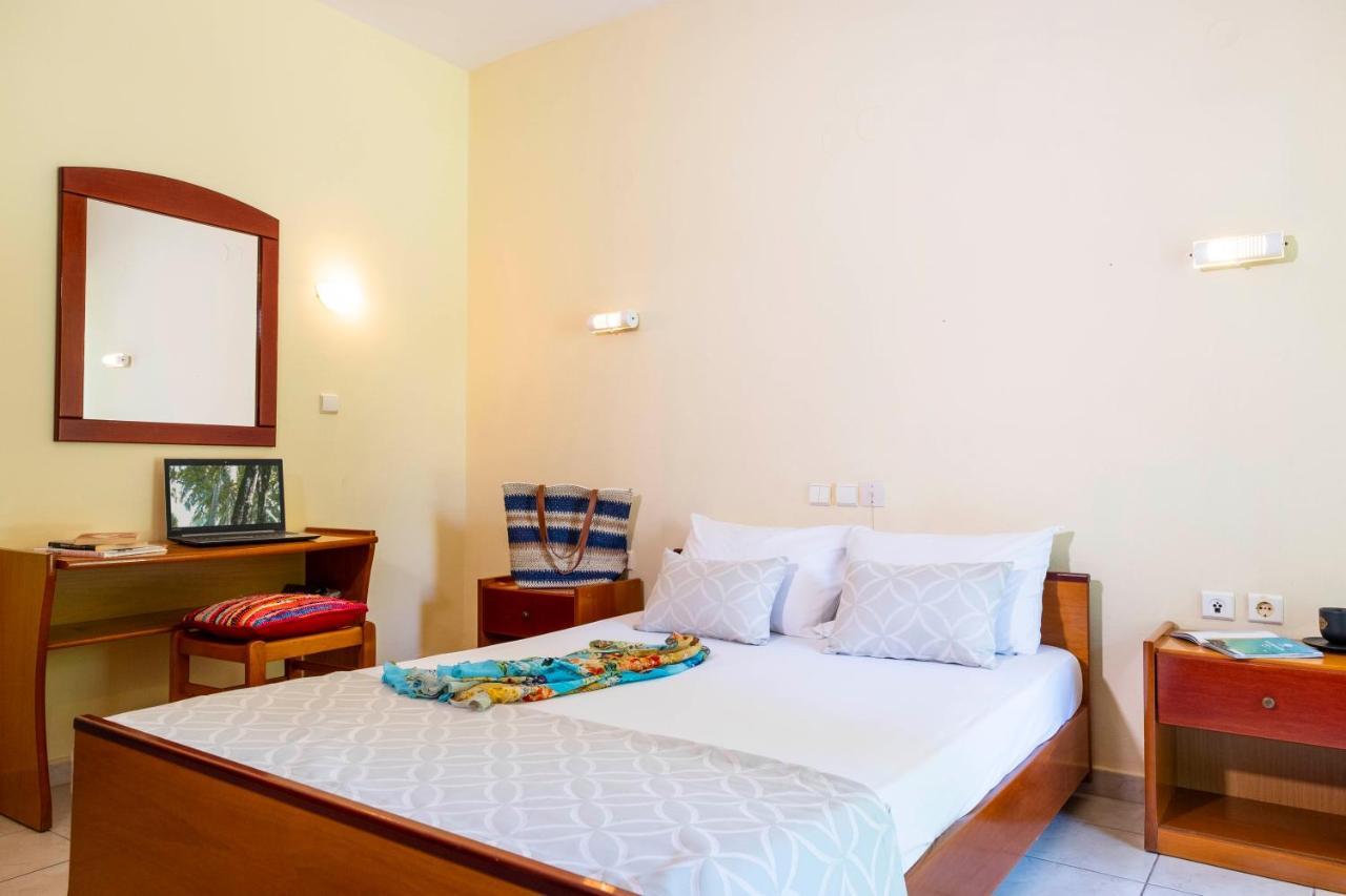 Aristides Hotel Foúrka Eksteriør bilde